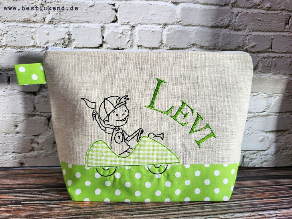 Bestickte Tasche Autofahrer + Name //Natur - Grün// Wickeltasche Kulturbeutel Windeltasche Kulturtasche Waschtasche 20 Schriften von Bestickend