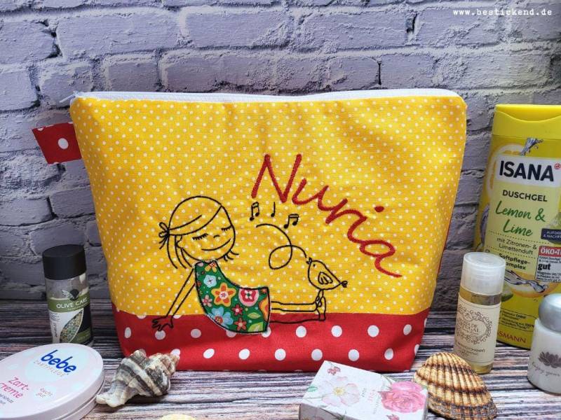 Bestickte Tasche Mädchen Mit Vogel + Name //Rot - Gelb// Wickeltasche Kulturbeutel Windeltasche Kulturtasche Waschtasche 20 Schriften von Bestickend
