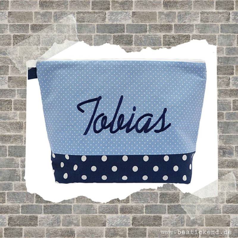 Bestickte Tasche Name //Hellblau - Marine// Wickeltasche Kulturbeutel Windeltasche Kulturtasche Waschtasche 20 Schriftarten Kosmetiktasche von Bestickend