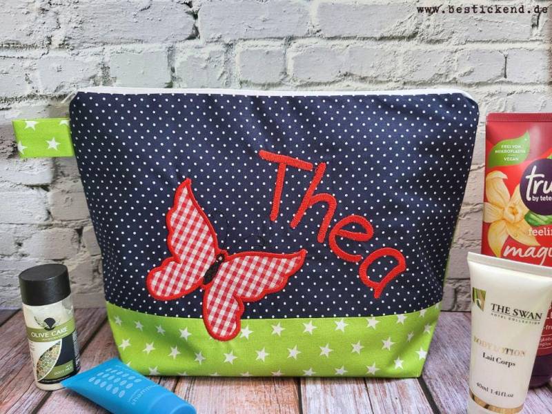 Bestickte Tasche Schmetterling + Name //Marine - Kiwi// Wickeltasche Kulturbeutel Windeltasche Kulturtasche 20 Schriftarten Kosmetiktasche Bestickte Tasche Schmetterling + Name //Marine - Kiwi// Wickeltasche Kulturbeutel Windeltasche Kulturtasche 20 Schriftarten Kosmetiktasche von Bestickend