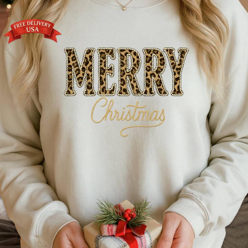 Sweatshirt Mit Weihnachtstiere-Print, 3 Wilde Merry Styles, Gildan 18000 Rundhalsausschnitt Für Bold Holiday Looks von BestieDesignGifts