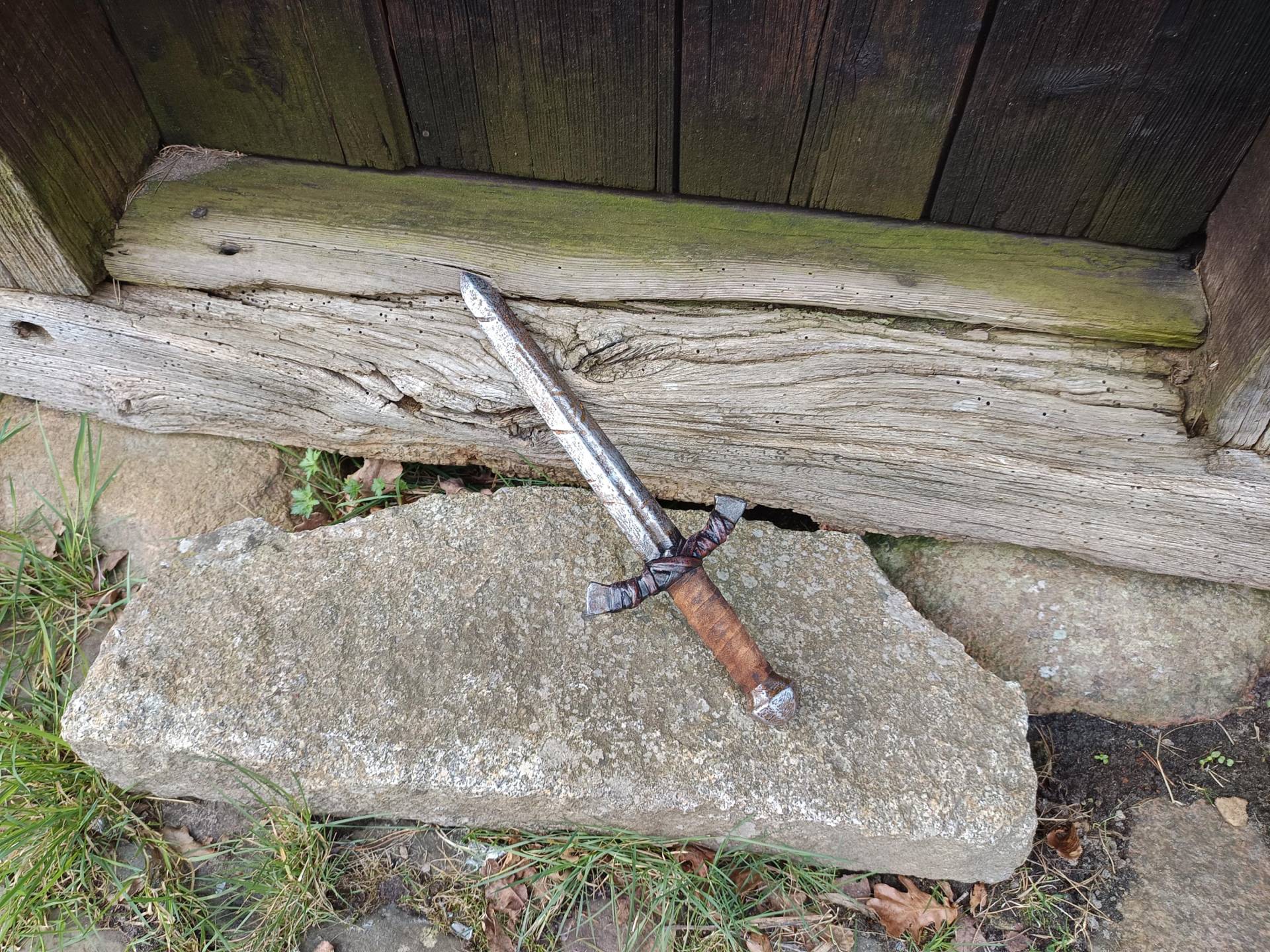Larp Polsterwaffe Requisite - Verwittertes Kurzschwert Larp Polsterwaffe Requisite - Verwittertes Kurzschwert von BestinSlotLARP