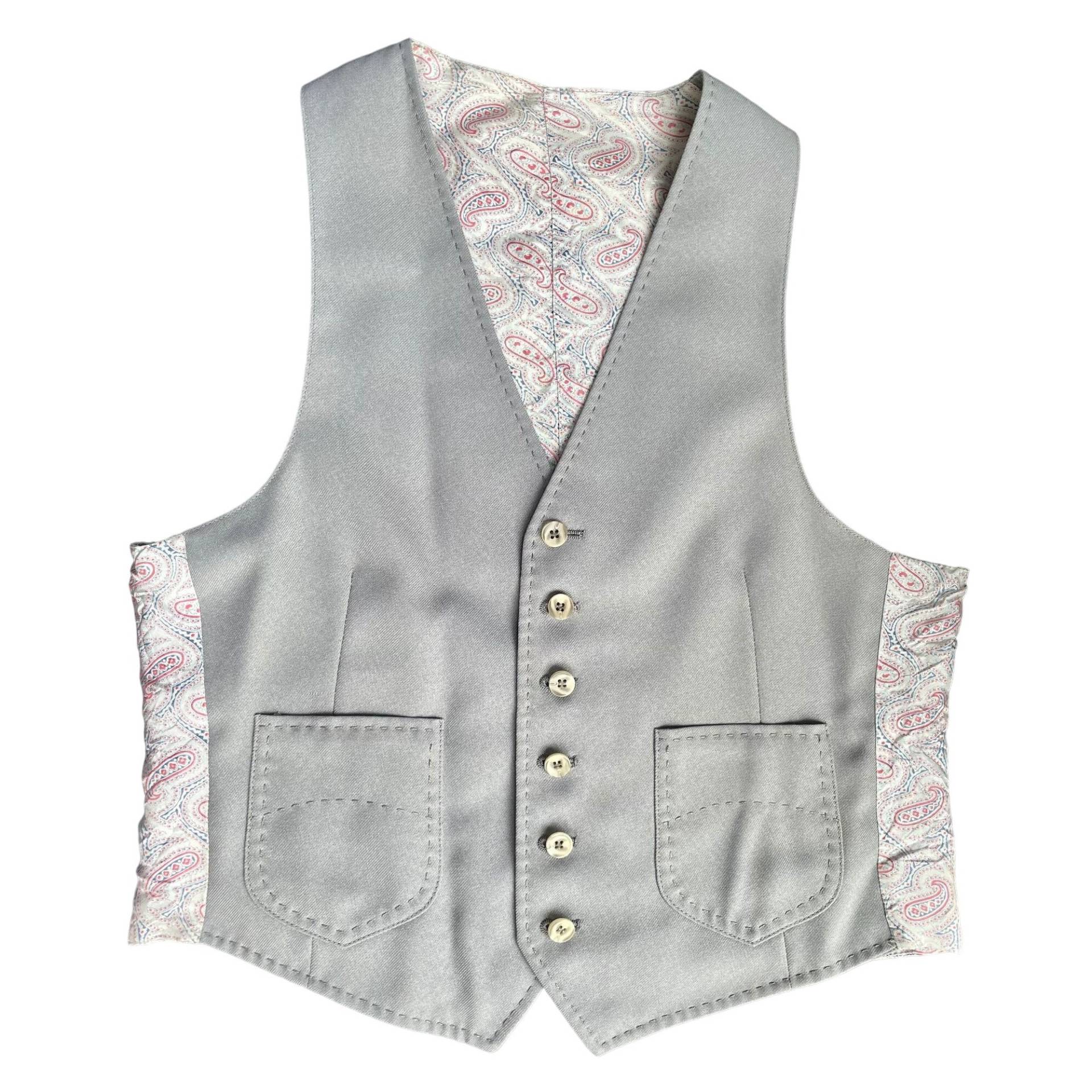 Vintage Männer Weste in Grau Mit Paisley Muster Stoffgröße M L Midcentury Herren Mode Knopfleiste Anzug Retro Geschenk von BetancourtCollection