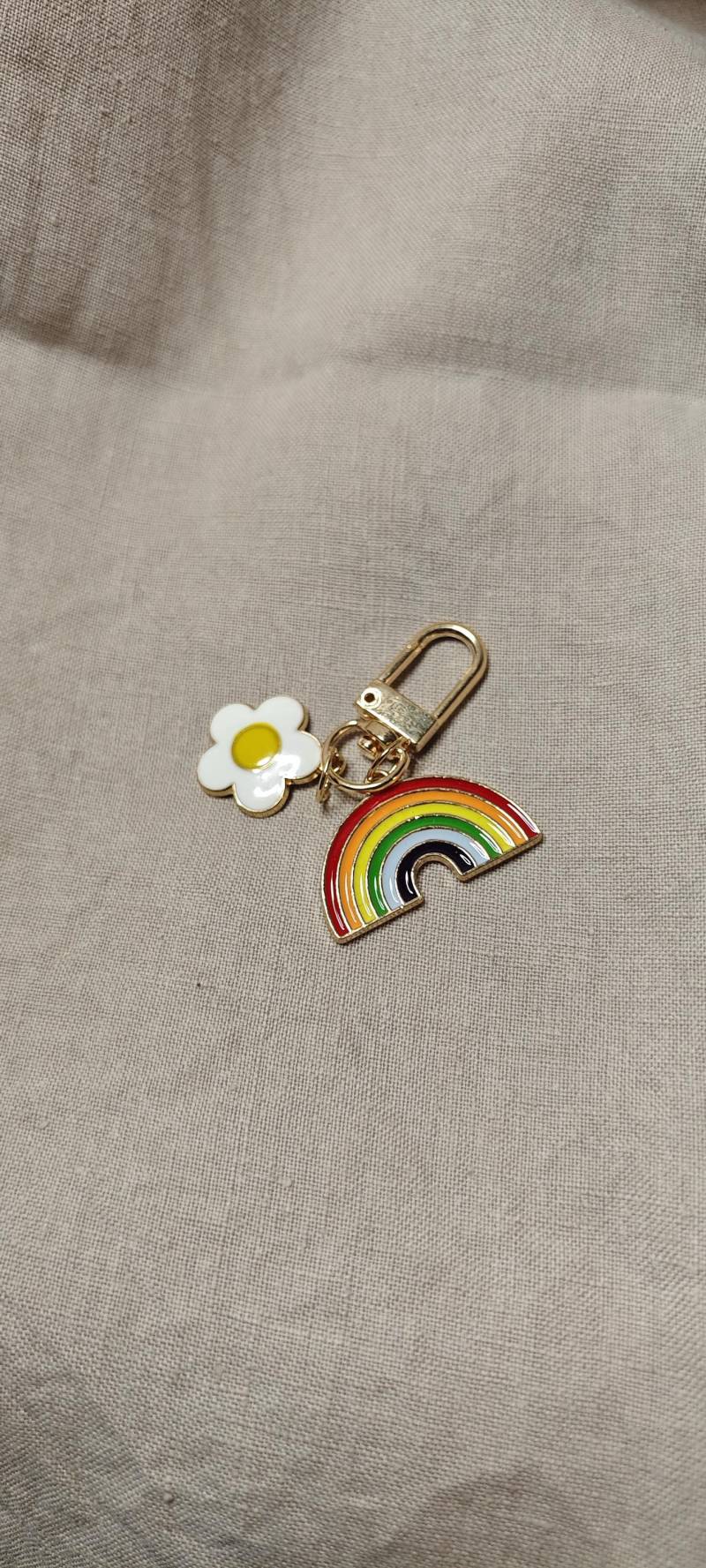 Schlüsselanhänger "Rainbow" | Keychain Bunt Regenbogen Happy Anhänger Colorful Flowers Blume von BetonKollektiv