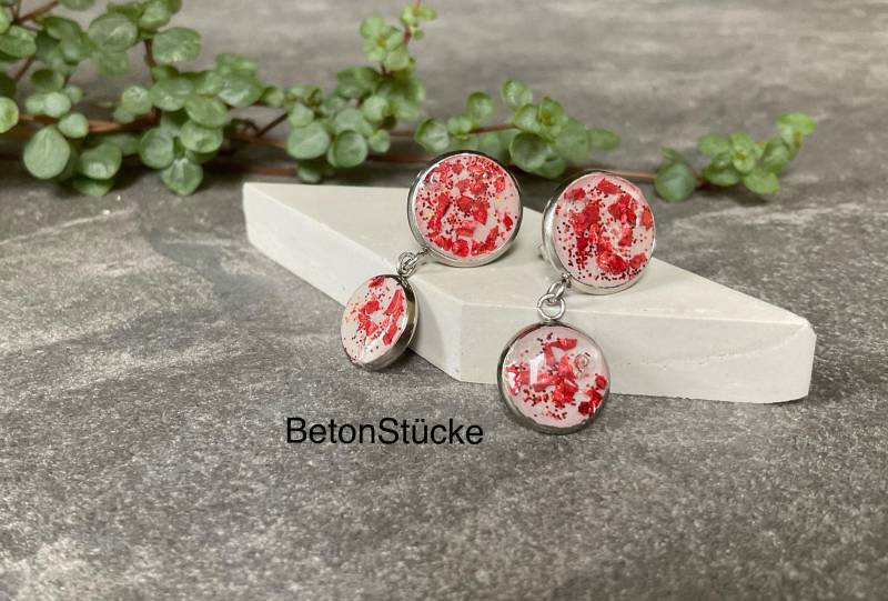 Betonschmuck, Edelstahl, Harz, Resin, Ohrstecker, Ohrhänger, Silber, Rot von BetonStuecke