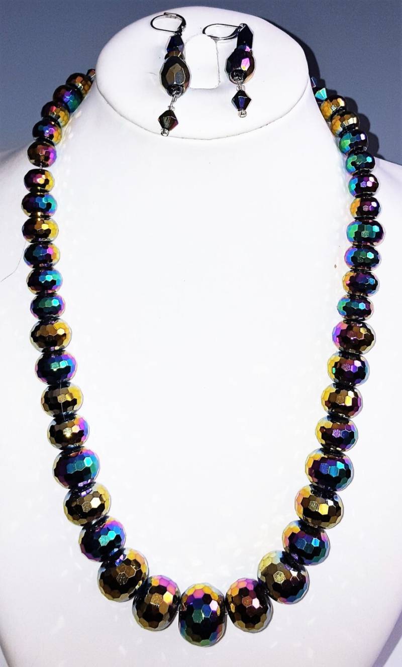 Irisierende Glas Halskette Und Ohrringe von BetsysOneOfAKind