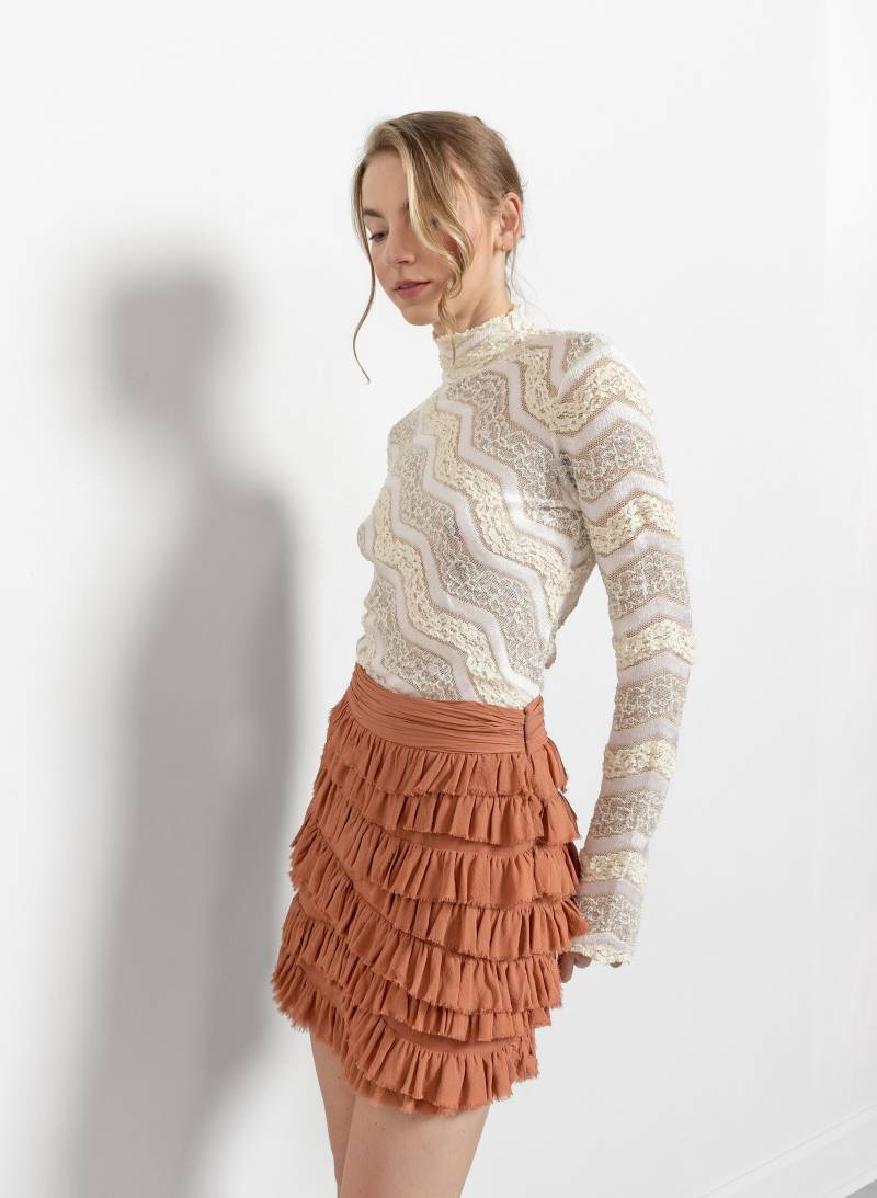 Rüschen Y2K Minirock Vintage Seide 2000's Tan Rüschen/35 Zoll Hüfte Größe 2 von BetterStayTogether