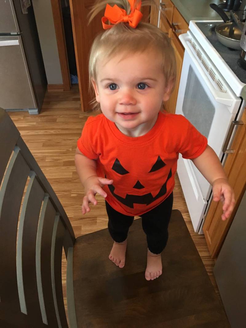 Kürbis Schnitzen Gesicht T Shirt Halloween Baby Kleinkind T-Shirt Oben Lustige Niedlichen Kinder Geschenk Kostüm 6 12 18 24 Monat Junge Mädchen von BetterThanRealLife