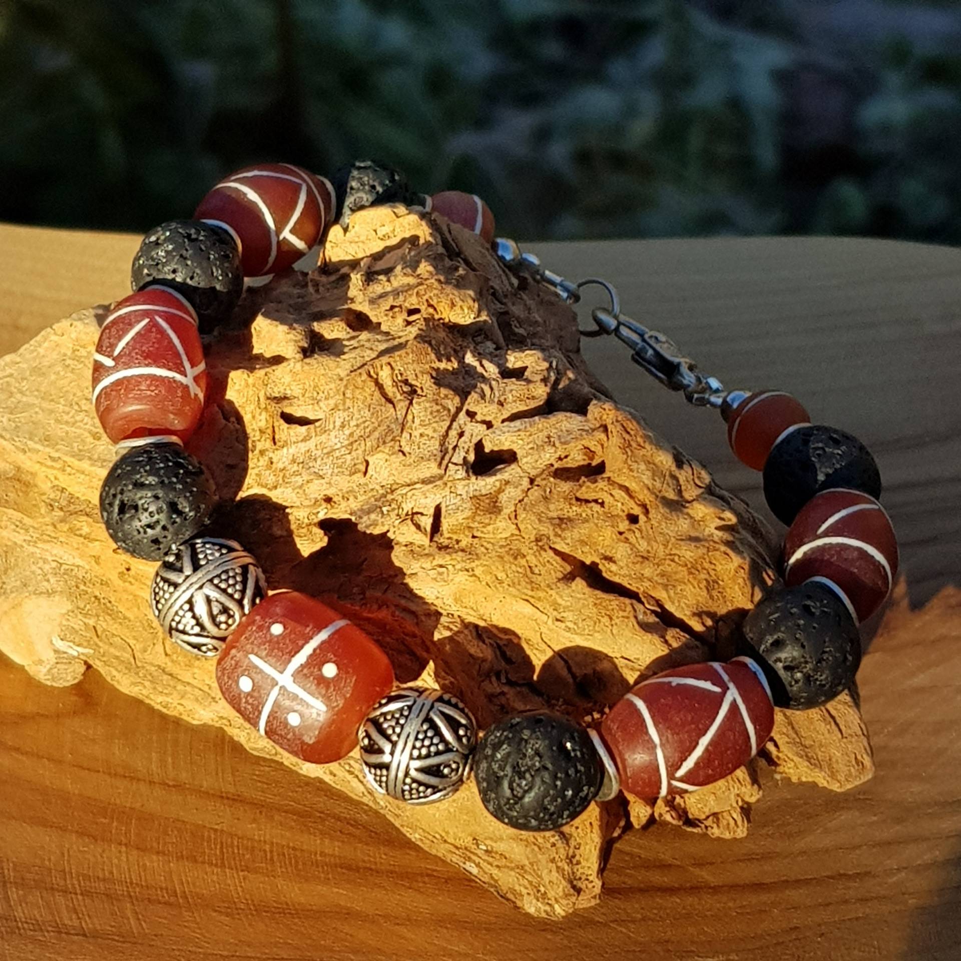 Armband "Karneol+Lava" Alte Karneol-Perlen, Lava Und Alte Silberperlen Armband "Karneol+Lava" Alte Karneol-Perlen, Lava Und Alte Silberperlen von BettinaZierisDesign
