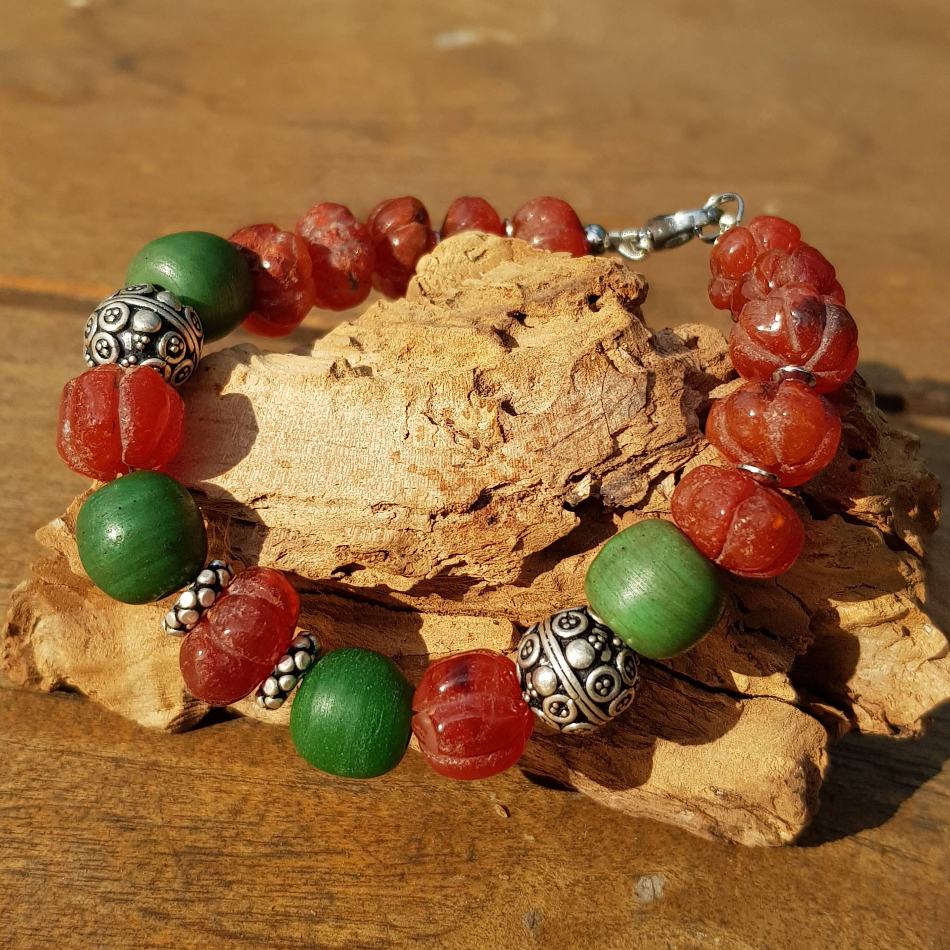 Armband "Karneol" Antike Trade Beads, Alte Handgeschnitzte Karneol-Perlen Und Silberperlen Armband "Karneol" Antike Trade Beads, Alte Handgeschnitzte Karneol-Perlen Und Silberperlen von BettinaZierisDesign