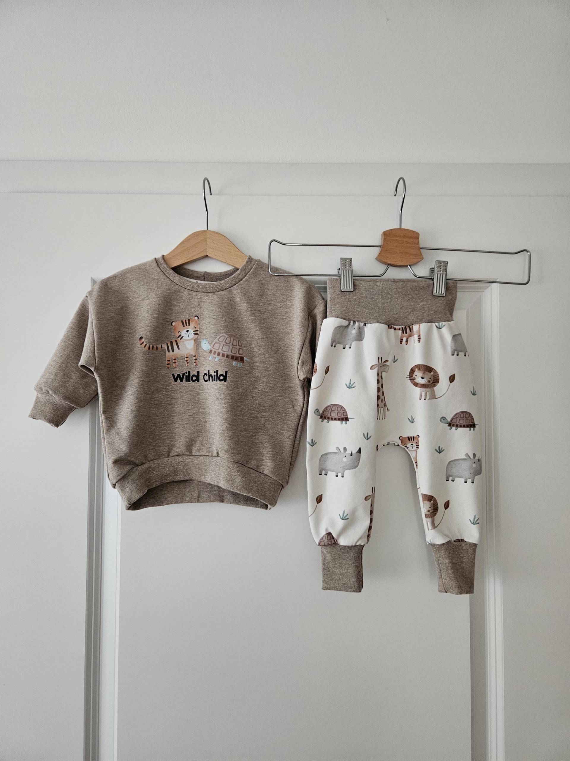 Babyset Pullover Mit Hose Tiere Set Gr. 74 von BettisHerzstuecke