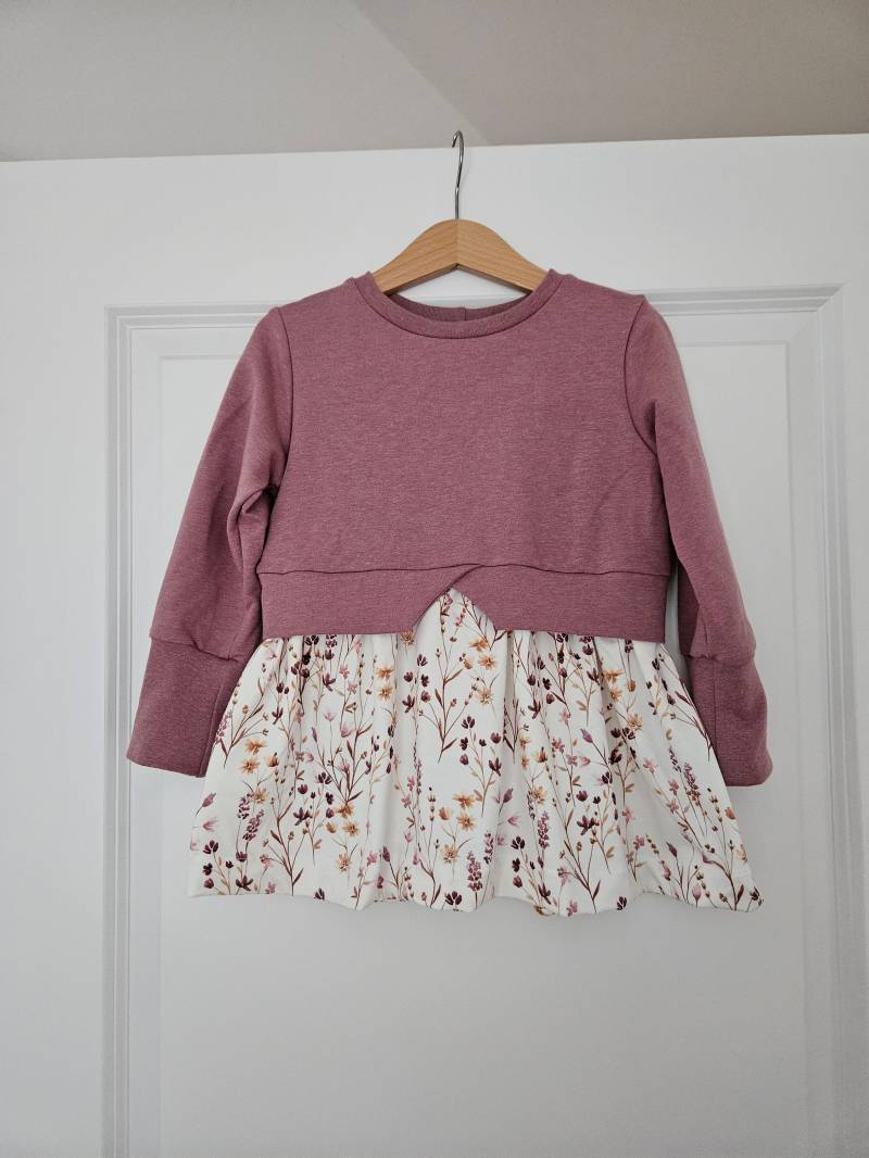 Girlysweater Pullover Mit Schößchen Ab Gr. 56 -116 von BettisHerzstuecke