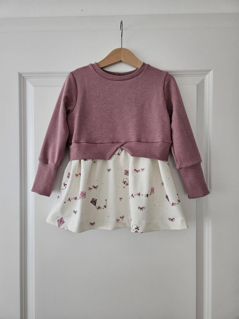 Girlysweater Pullover Mit Schößchen Ab Gr. 56 -116 von BettisHerzstuecke