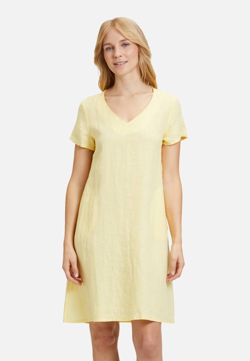 Sommerkleid mit V-Ausschnitt Sommerkleid mit V-Ausschnitt von Betty Barclay