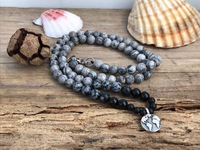 Kurze Herren Halskette Mit Globus Anhänger, Jaspis Obsidian Und Onyx Schmuck, Geschenk Für Freund, Surfer von BettyBAtelier