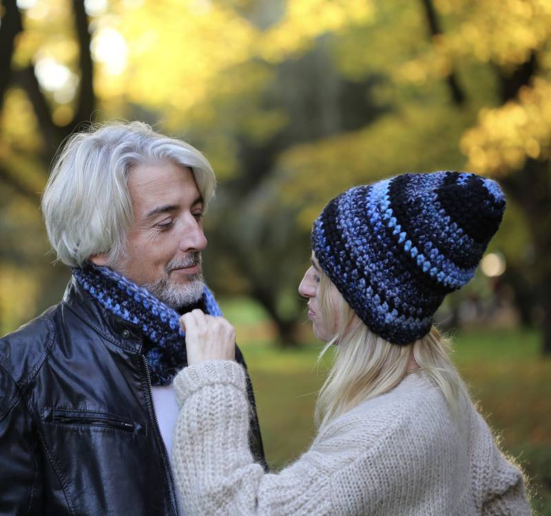 Winter Set Mütze Und Schlauchschal, Schwarz Dunkelblau Für Männer Oder Frauen, Handgemachte Beanie Loop, Gehäkelte Halswärmer von BettyBAtelier