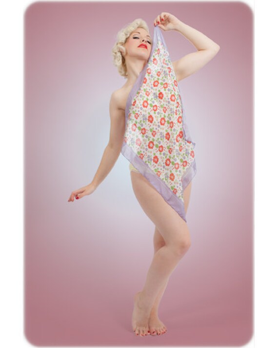 Seidenkopftuch, Seidenschal Mit Blumendruck, Frühlings-Ditsy-Blumendruck. Perfekt Für Muttertag Oder Valentinstag Geschenk, Geschenk Sie Seidenkopftuch, Seidenschal Mit Blumendruck, Frühlings-Ditsy-Blumendruck. Perfekt Für Muttertag Oder Valentinstag Geschenk, Geschenk Sie von BettyBluesLoungewear