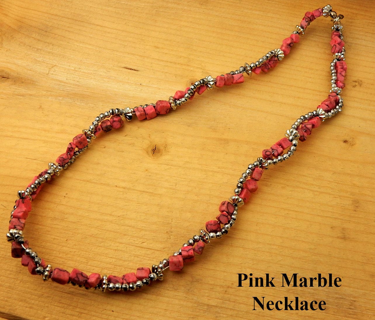 Rosa Marmor Halskette. Marmorperlen Mit Silbernen Acrylperlen. Geschenk Für Sie. Zum Geburtstag Oder Freundschaft. Freundin Geschenk. Handarbeit Rosa Marmor Halskette. Marmorperlen Mit Silbernen Acrylperlen. Geschenk Für Sie. Zum Geburtstag Oder Freundschaft. Freundin Geschenk. Handarbeit von BettyCampbell