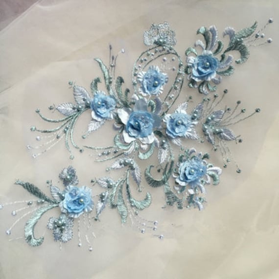 Hellblau Exquisite 3D Blumen Perlen Gestickte Braut Applikation Für Tanzkostüme, Brautkleid Saum Accessoires Hellblau Exquisite 3D Blumen Perlen Gestickte Braut Applikation Für Tanzkostüme, Brautkleid Saum Accessoires von BettyLaceShow