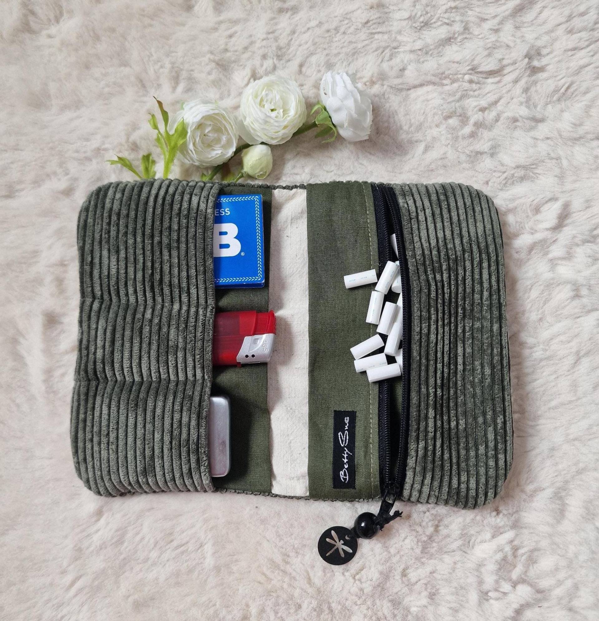 Tabaktasche; Drehtasche; Cord; Olivgrün Tabaktasche; Drehtasche; Cord; Olivgrün von BettySusDE