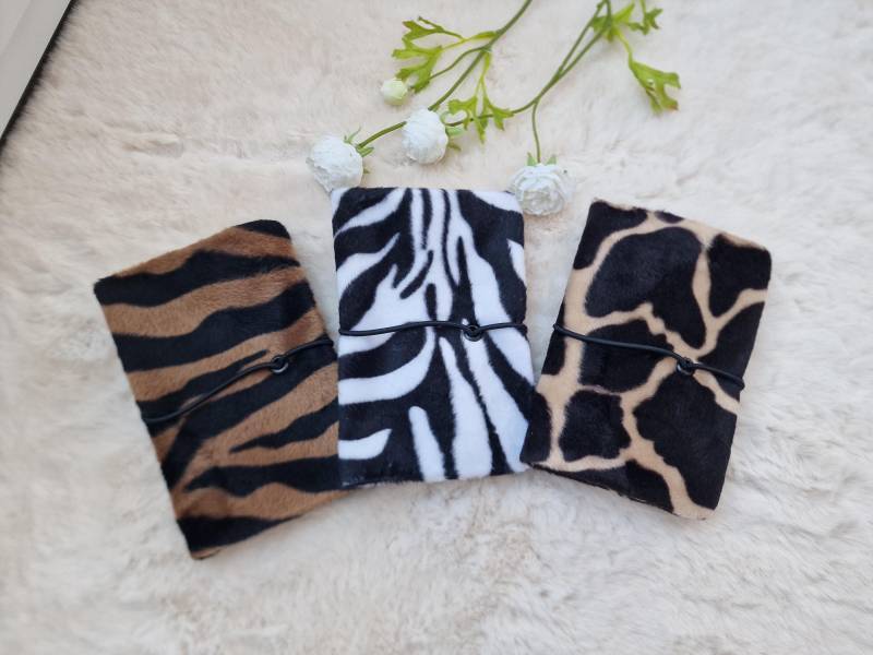 Tabaktasche; Drehtasche Aus Fellimitat; Zebra; Giraffe von BettySusDE