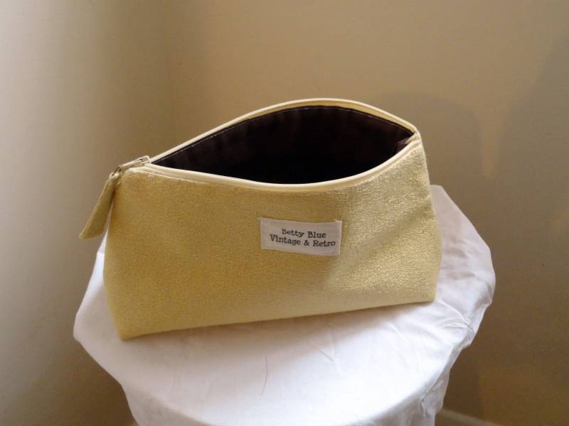 Schminktasche Kosmetiktasche Gold Und Braun von BettybluevintageCo