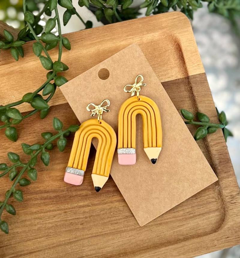 Handgemachte Bleistift Ohrringe Lehrer Ohrringe Aus Polymer Clay Handgemachte Bleistift Ohrringe Lehrer Ohrringe Aus Polymer Clay von BettysCraftingCrew