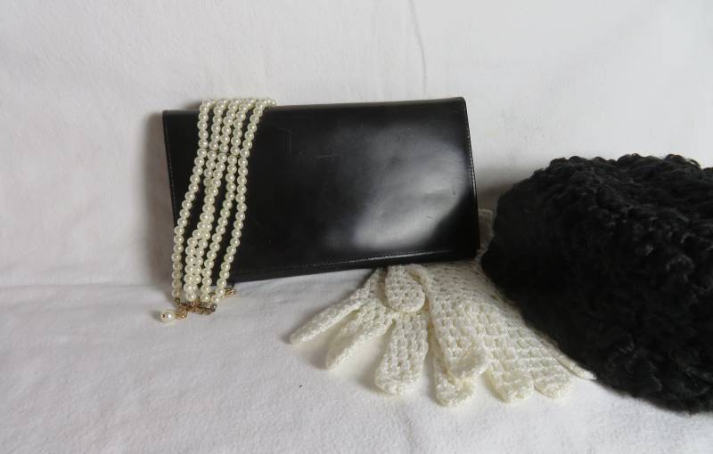 60Er Jahre Elegante Ledertasche Kleine Schwarze Abendtasche Geldbörse Clutch Leder Börse 50Er Deutschland 60Er Jahre Elegante Ledertasche Kleine Schwarze Abendtasche Geldbörse Clutch Leder Börse 50Er Deutschland von BettysVintageHouse