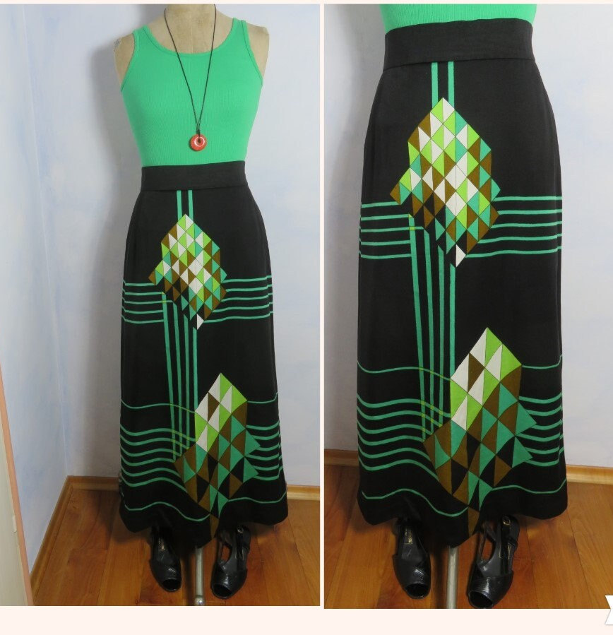 70Er Skandi Mesh Rock Size S Grün Psychedelisch Würfel-Muster Lange Ausgestellte Maxirock Hohe Taille Breiter Bund Hippie-Mesh-Rock von BettysVintageHouse