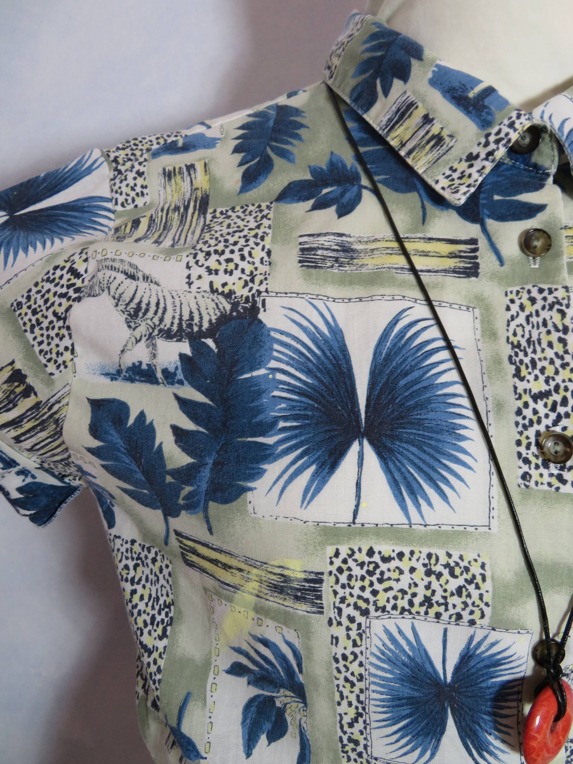 Bauchfrei Ethno Print Bluse Womans Size L Zebra Palmen Flowers Zum Binden 70Er 80Er Jahre Reverskragen Hemd von BettysVintageHouse