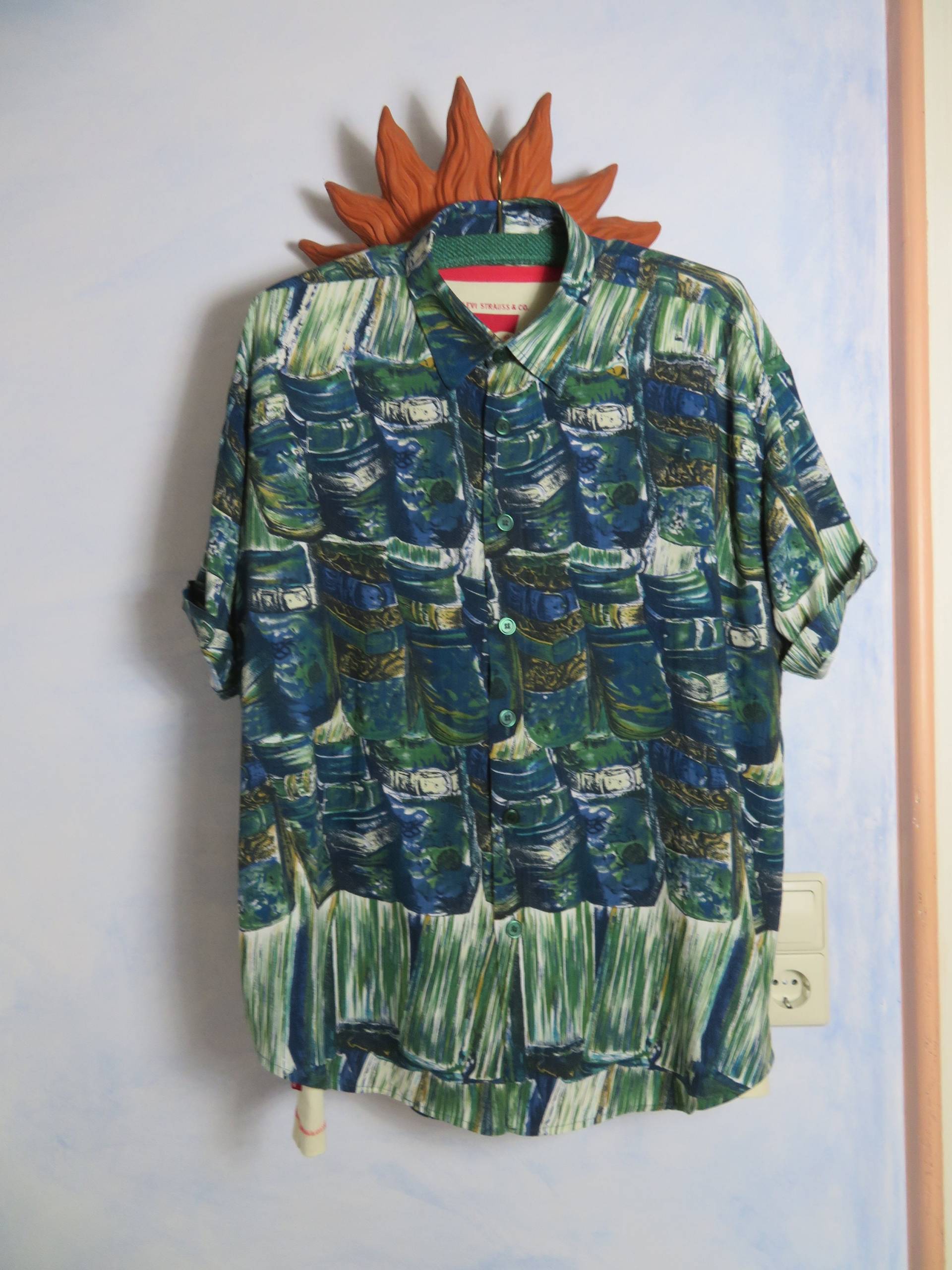 Crazy Pattern Shirt Green Blue Viskose Mens Size Xl/43/44 Belts Print Kurzarm Hemd 90Er Deutsche Lake Bodensee Sommerhemd von BettysVintageHouse