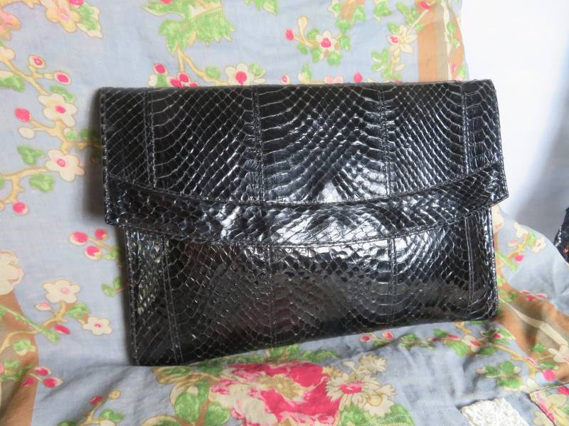 Dunkelbraun Fein Glänzend Eidechse Clutch Ledertasche Viereck Abendtasche Reptil Handtasche Mid Century Minimal Puristisch Hand Brieftasche von BettysVintageHouse