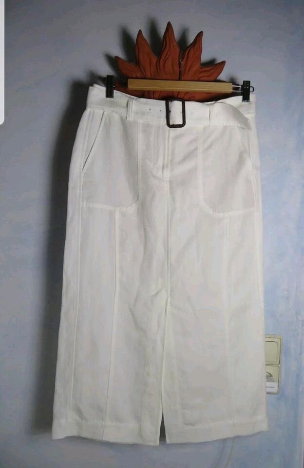 Marc Cain Rock Weiß Große Raschen Schwarze Knöpfe Schmaler Midilang Size S Y2K Vintage von BettysVintageHouse