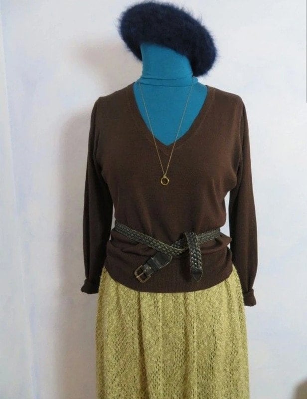 Ralph Lauren Dunkelbraun Seidenpullover 100% Seide Womans Size L Fein Gestrickte Sweater Vau Neck 80Er 90Er Jahre Vintage Ralph Lauren Dunkelbraun Seidenpullover 100% Seide Womans Size L Fein Gestrickte Sweater Vau Neck 80Er 90Er Jahre Vintage von BettysVintageHouse