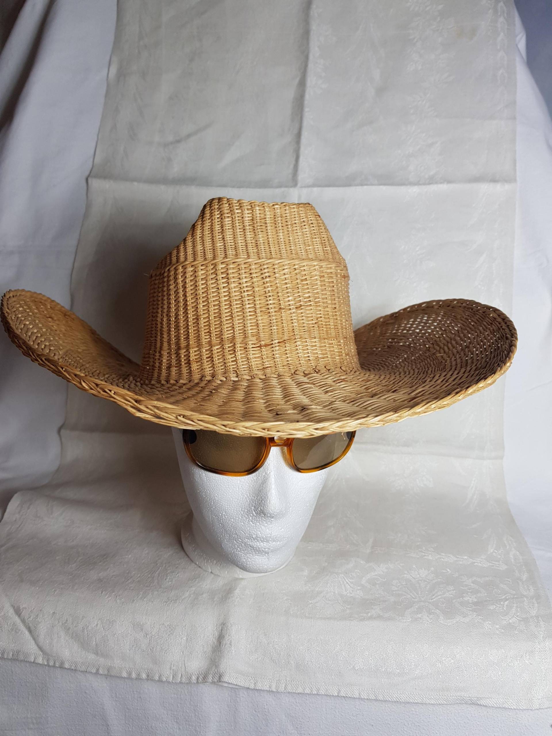 Vintage Geflochtener Hut Aus Fester Weide, Cowboy-Cowgirl Hut, Rodeohut, Wilder Western Country Strand-Sonnenhut, Schaufenster Dekor von BettysVintageHouse