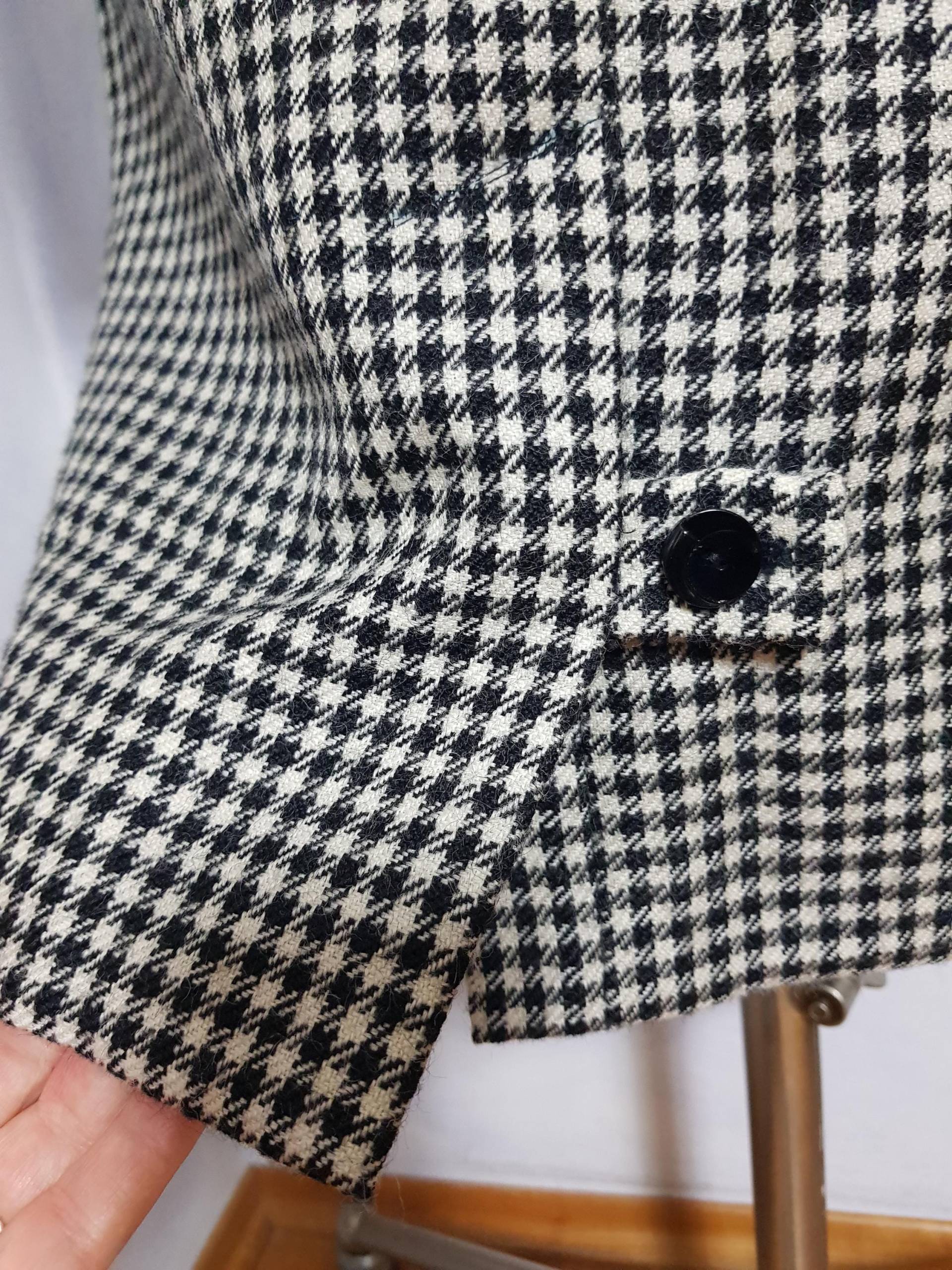 Vintage Parisienne Stil Wolle-Rock Size M Karierte Hahnentrittmuster, Warme Wolle, Schwarz Weiß Sekretärin Rock 80Er Jahre Handgemachte Mode von BettysVintageHouse