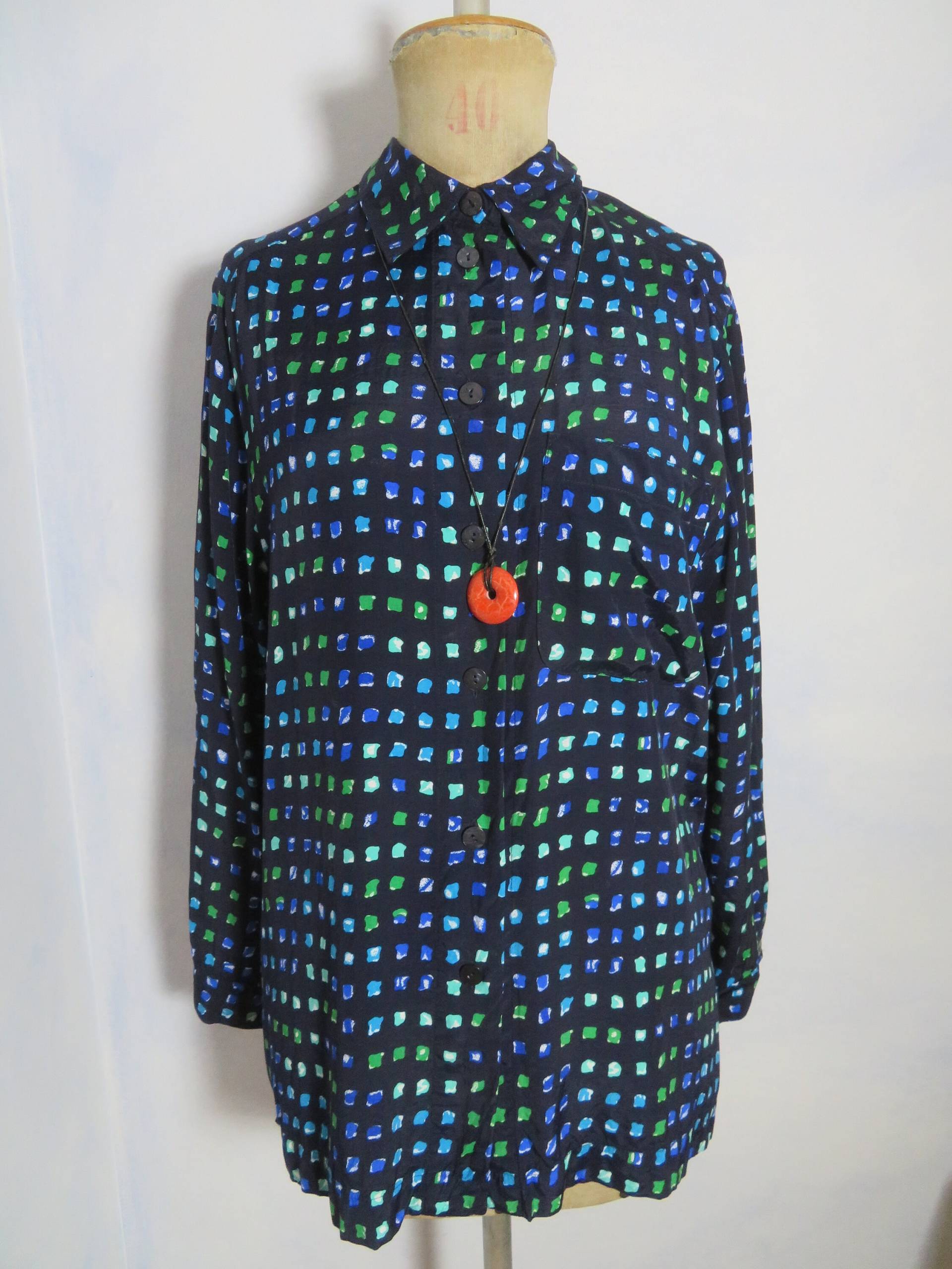 Vintage Viskose Bluse Dunkelblau Blau Grün Womans Size Xl Graphisch Oversize Hemdbluse Brusttasche Würfelmuster Heine 80Er 90Er Jahre von BettysVintageHouse