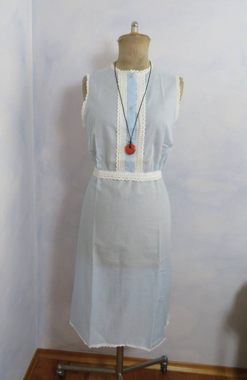 Zartes Triumph Nachthemd 60Er/70Er Jahre Hellblaues Sommerkleid Ärmellos Weiße Broderie Anglaise Spitze Hippie Babydoll Midilänge von BettysVintageHouse