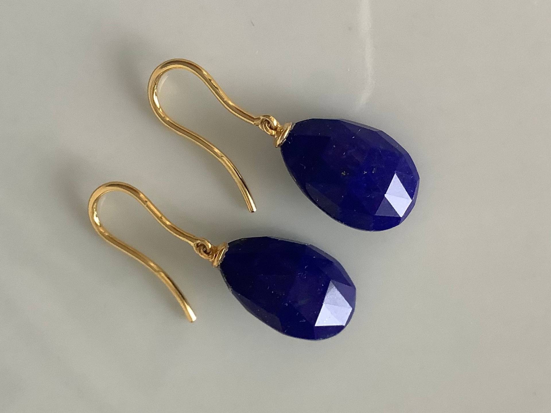 Wunderschöne Lapis-Lazuli-Ohrhänger, Aaa-Qualität, Facettierte Tropfen in Briolette-Schliff, Handgefertigt, Sterlingsilber Vergoldet, Unikat Wunderschöne Lapis-Lazuli-Ohrhänger, Aaa-Qualität, Facettierte Tropfen in Briolette-Schliff, Handgefertigt, Sterlingsilber Vergoldet, Unikat von BetuchtBeateWuschka