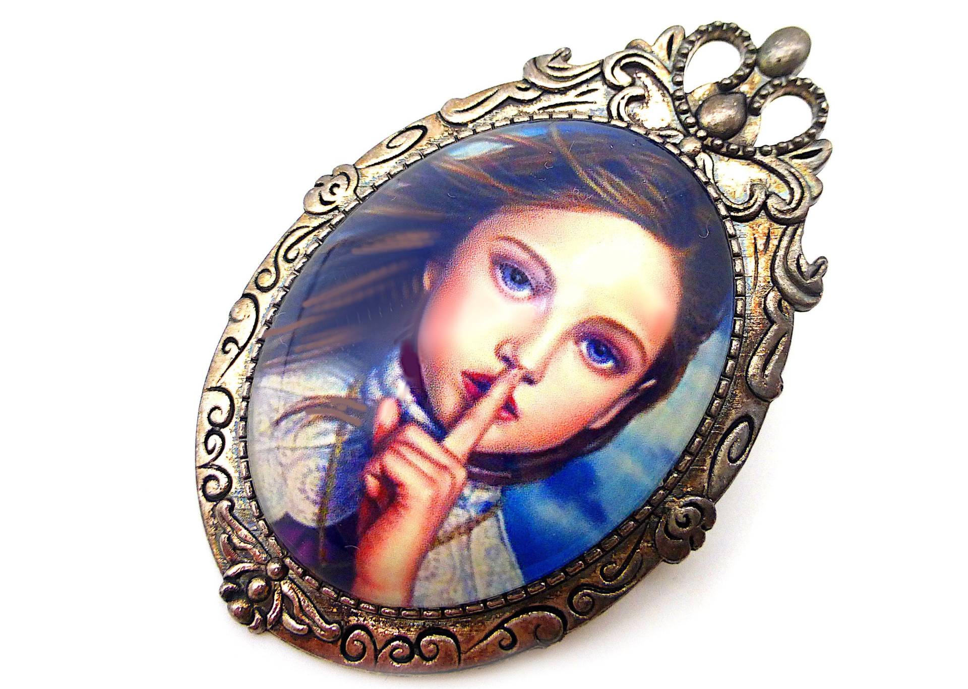 Große Brosche Im Vintage Stil Viktorianisch Nostalgisch Junges Mädchen in Unheimlicher Stille "Pssst' von BeuteStueckchen