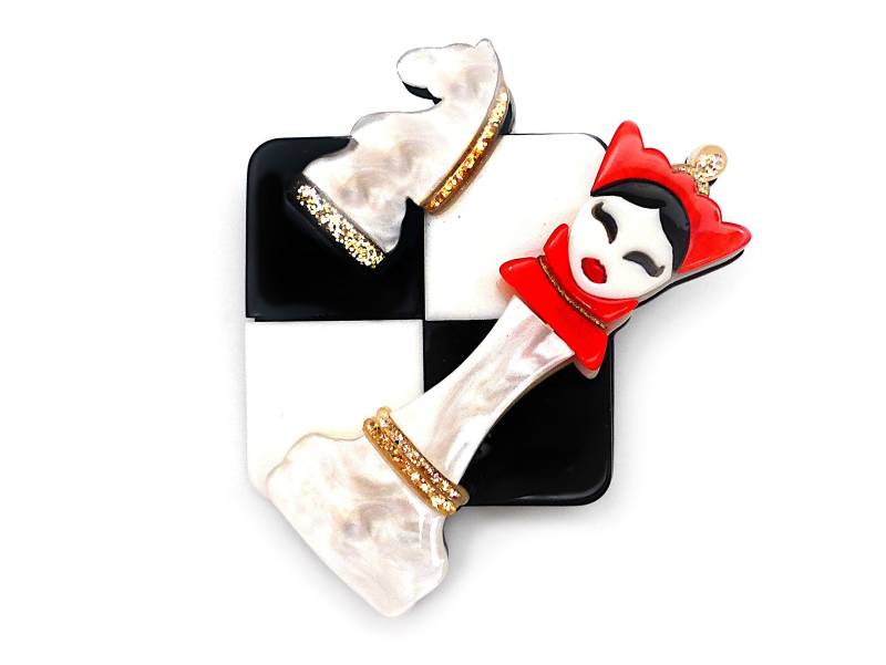 Originelle Statement Brosche Schach Dame "Chess Queen' von BeuteStueckchen