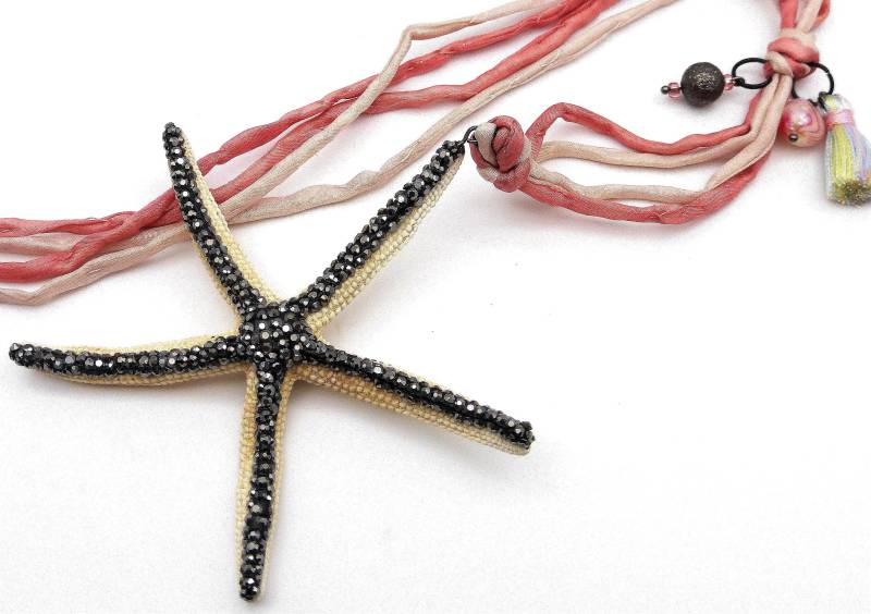 Traumhafter Echter Xl Seestern Strass Verziert An Seidenband Cremeweiss Anthrazit Altrosa "Stardust' von BeuteStueckchen
