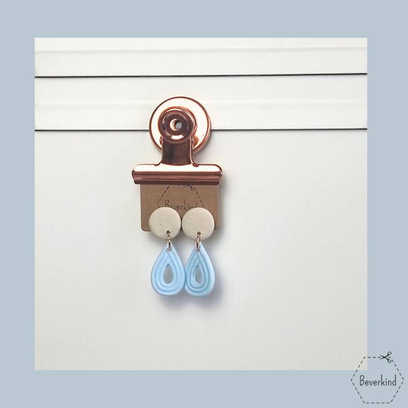 Ohrringe Creme-Hellblau | Tropfen Ohrhänger Goldfarben Handgefertigt Geschenk Polymer Clay Elegant Ohrringe Creme-Hellblau | Tropfen Ohrhänger Goldfarben Handgefertigt Geschenk Polymer Clay Elegant von Beverkind