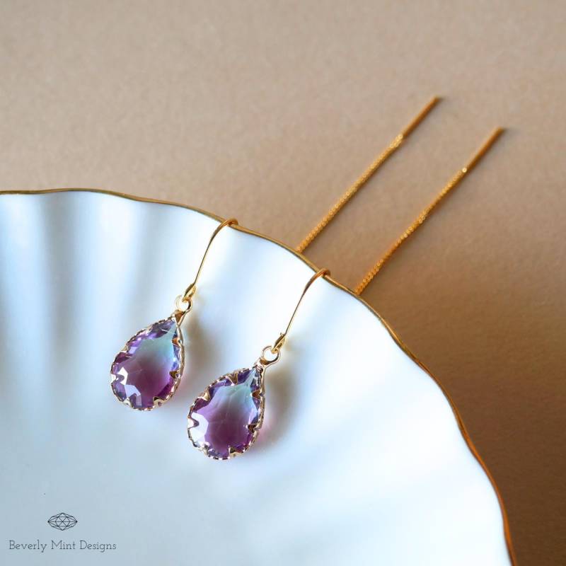 Gold Teardrop Kristall Ohrringe, Lila & Blau Ombre Drop Lange Threader Ohrringe Für Frauen, Handgemachter Boho Schmuck Geschenk von BeverlyMintDesigns