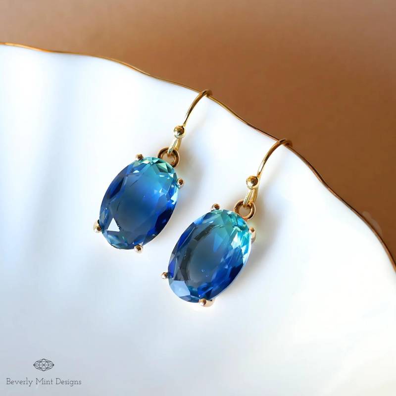 Ovale Blaue Kristalltropfenohrringe, Saphir-Inspirierte Kristallohrringe, Eleganter Handgemachter Schmuck, Etwas Blaues Hochzeitsgeschenk von BeverlyMintDesigns