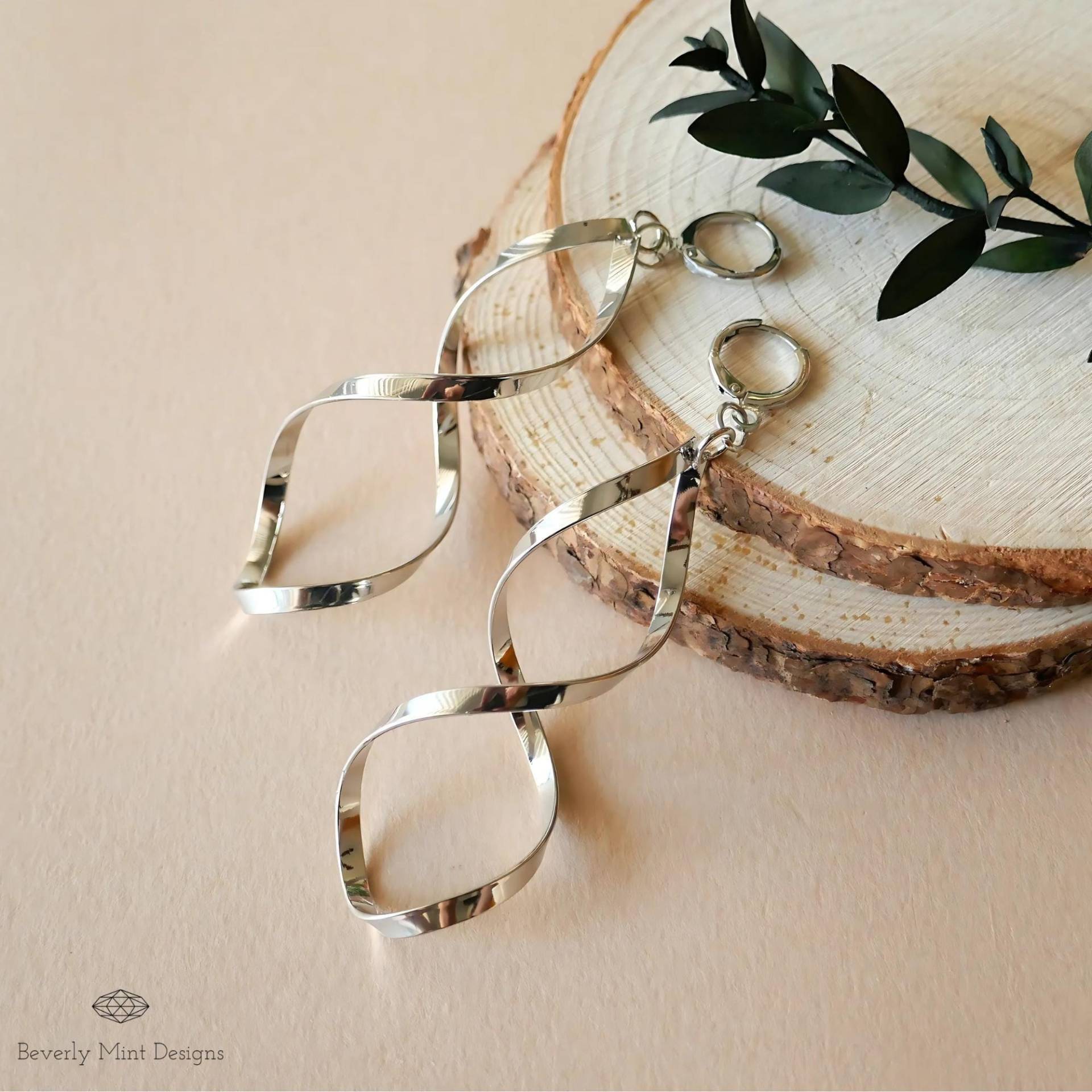 Silber Ohrringe, Twirl Tropfen Twisted Lange Große Ohrringe Leicht, Geschenk von BeverlyMintDesigns