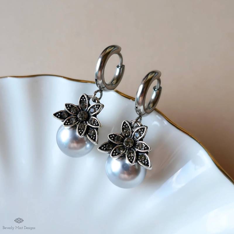 Silber Perlen Ohrringe, Vintage Blumen Statement Tropfen Antique Style Schmuck, Elegante Handgemachte Weihnachtsgeschenk von BeverlyMintDesigns