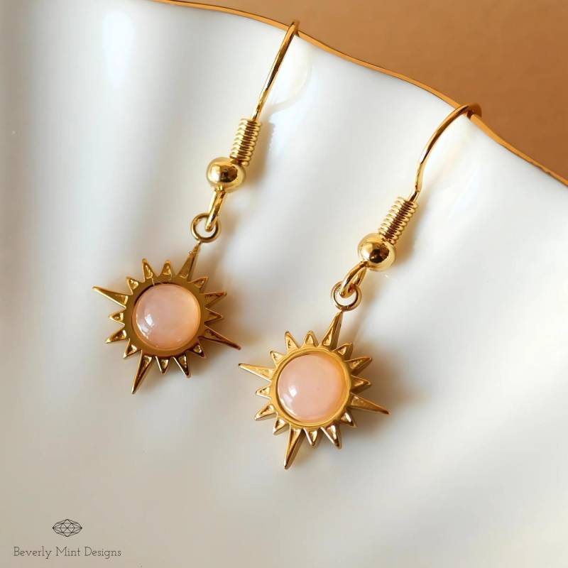 Sun Ohrringe, Boho Ohrringe 18K Gold Überzogene Kleine Rosa Style Sunburst Weihnachtsgeschenk von BeverlyMintDesigns