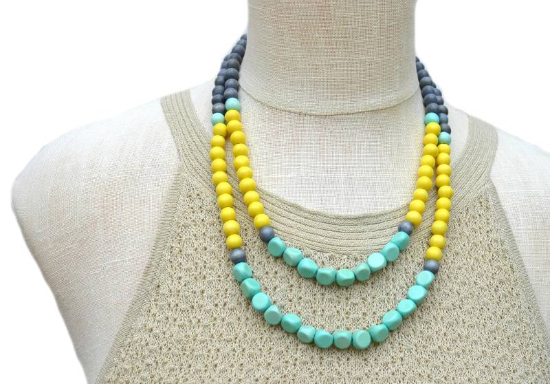Bunte Holzperlen Kette Gelb, Mint & Grauer Statement Schmuck Bunte Holzperlen Kette Gelb, Mint & Grauer Statement Schmuck von BevinBold