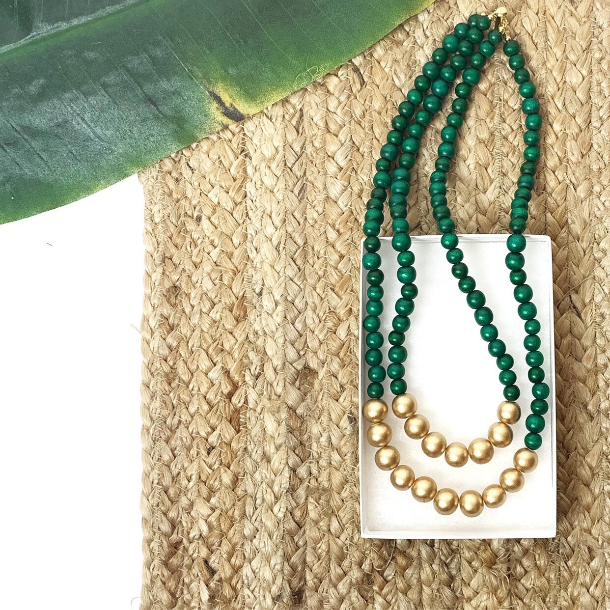 Grüne Perlen Statement Kette Smaragd & Gold Grüne Perlen Statement Kette Smaragd & Gold von BevinBold